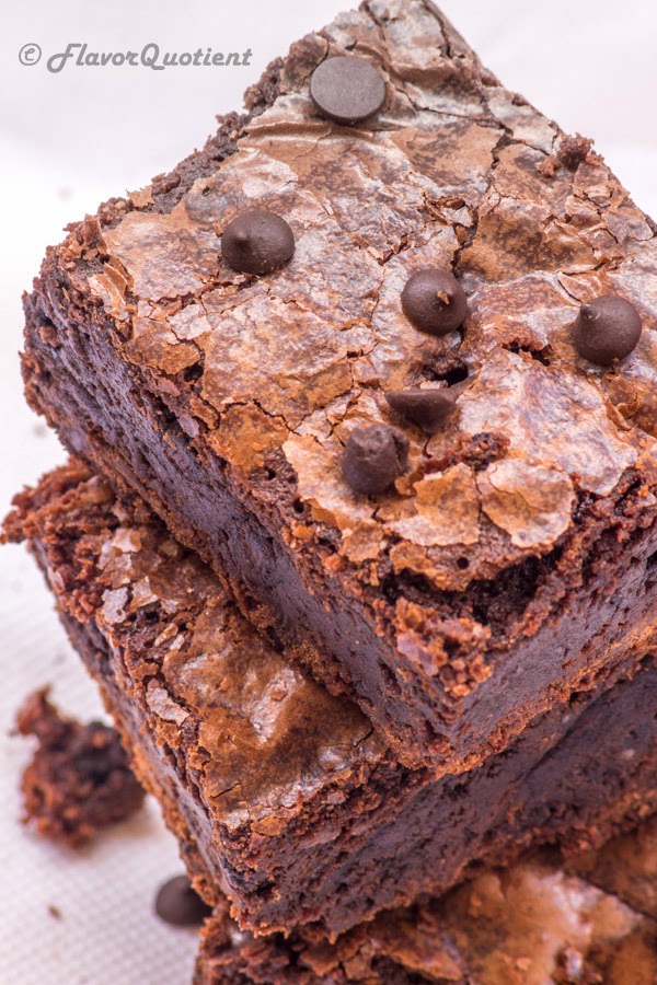 Fudgy Chocolate Brownie | Flavor Quotient | This fudgy chocolate brownie has all the power to lift up your mood and make you feel good about everything around the world!