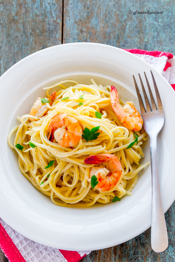 Linguine with shrimps | Flavor Quotient | This creamy creamy linguine with shrimps in lemon-wine sauce will make you a crazy pasta addict! Enjoy creamy shrimp linguine pasta with your favorite wine!