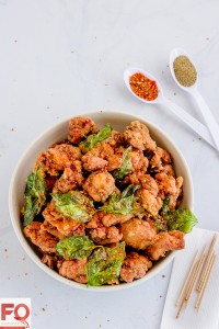 Taiwanese fried chicken proved to be one of the most addictive fried chicken dishes that I have made off late! The magic is in the pepper sprinkle & the crunchy Thai basil leaves!
